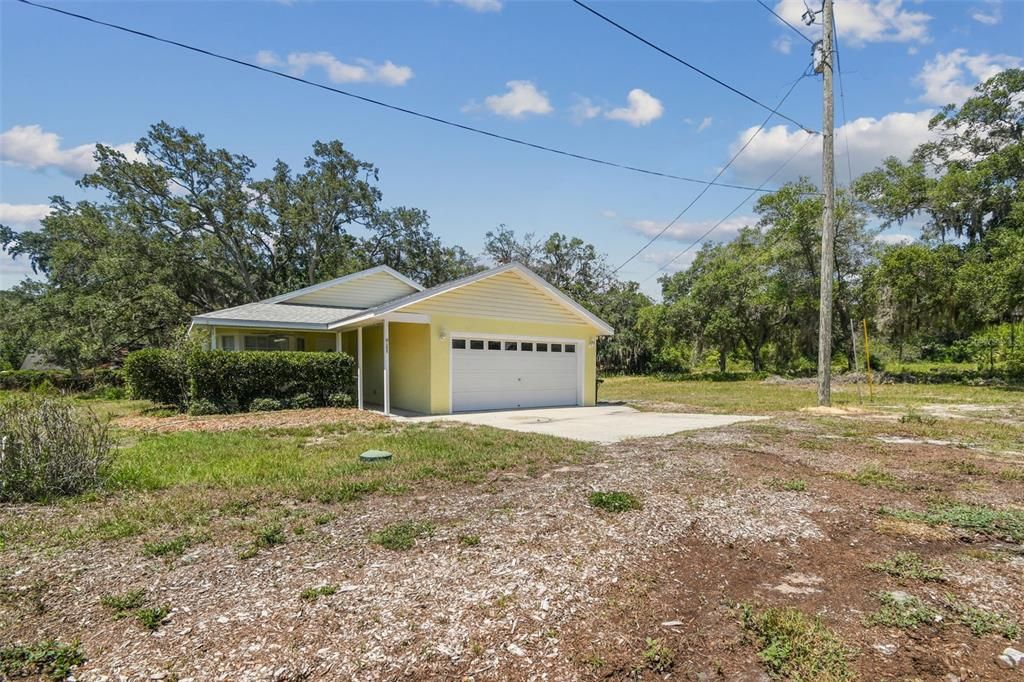 Active With Contract: $474,916 (3 beds, 2 baths, 1694 Square Feet)