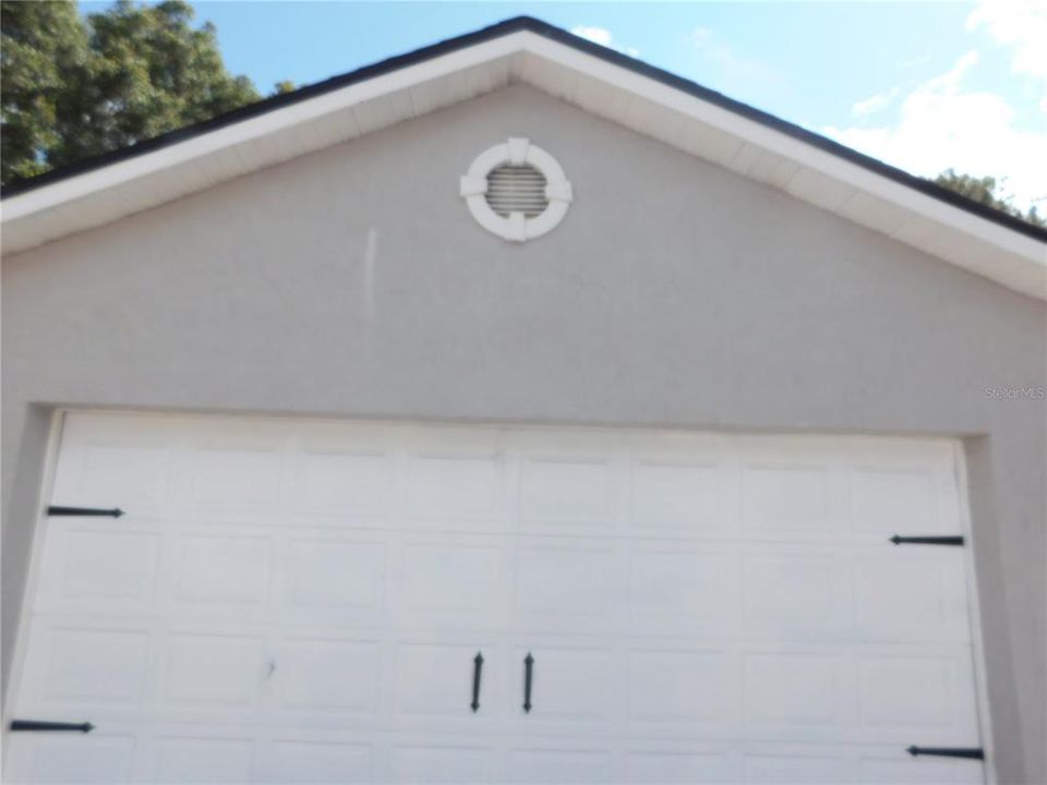 For Sale: $380,000 (3 beds, 2 baths, 1751 Square Feet)