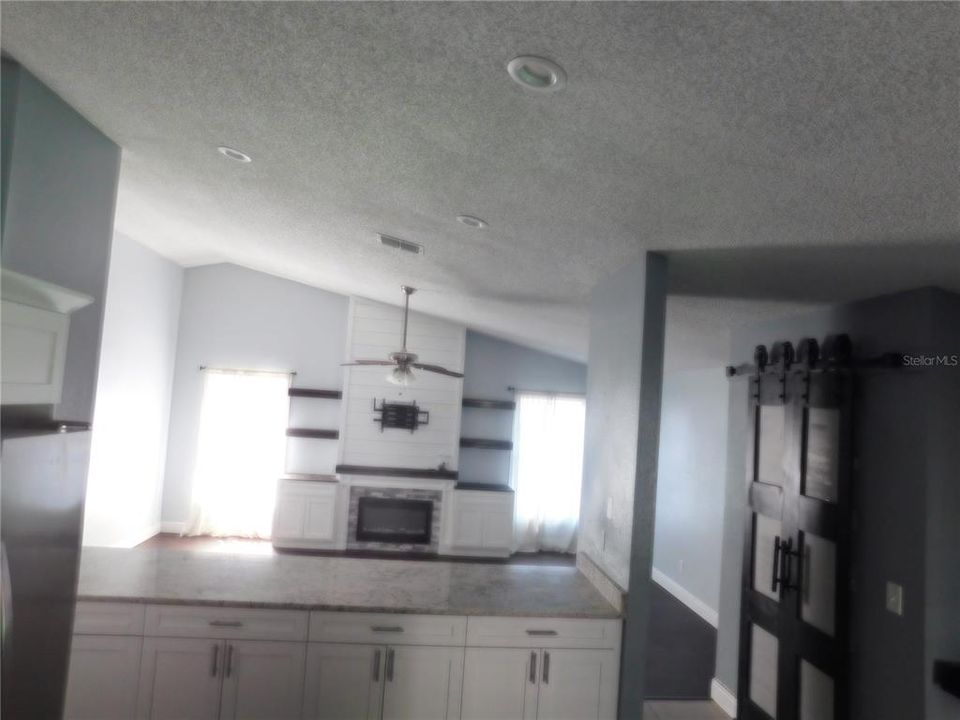 For Sale: $380,000 (3 beds, 2 baths, 1751 Square Feet)