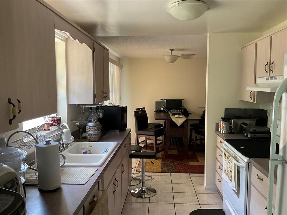 For Sale: $289,900 (3 beds, 1 baths, 1025 Square Feet)