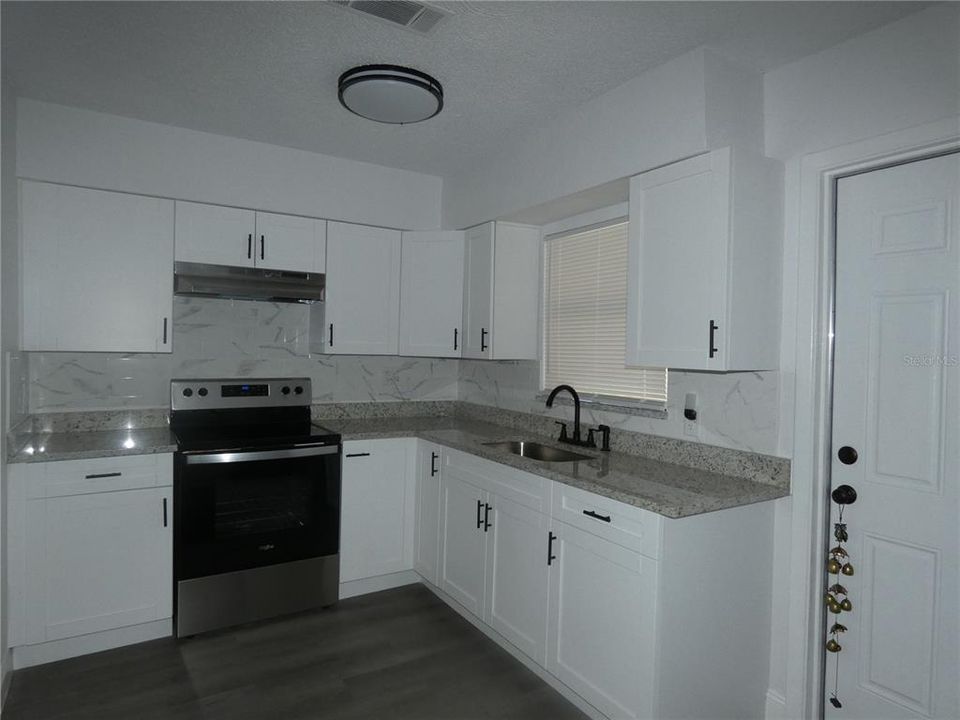 For Rent: $2,795 (3 beds, 2 baths, 1108 Square Feet)