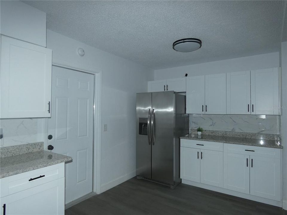 For Rent: $2,795 (3 beds, 2 baths, 1108 Square Feet)