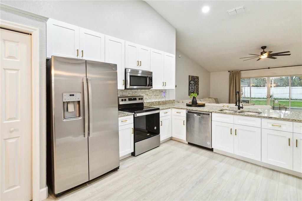 Active With Contract: $499,000 (3 beds, 2 baths, 1856 Square Feet)