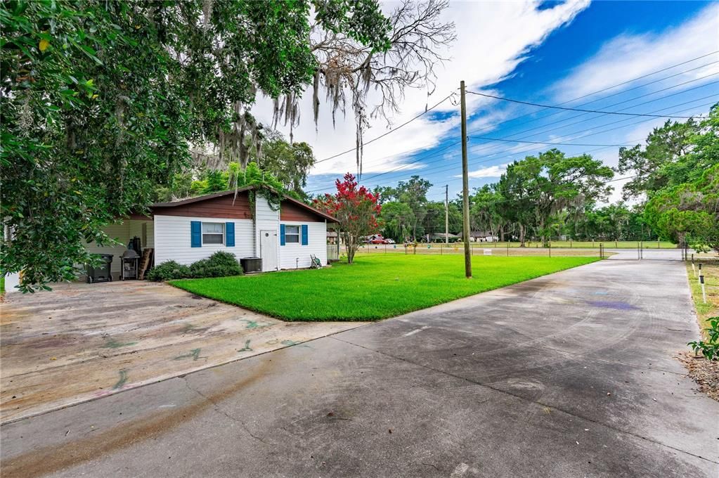 For Sale: $315,000 (3 beds, 2 baths, 1344 Square Feet)