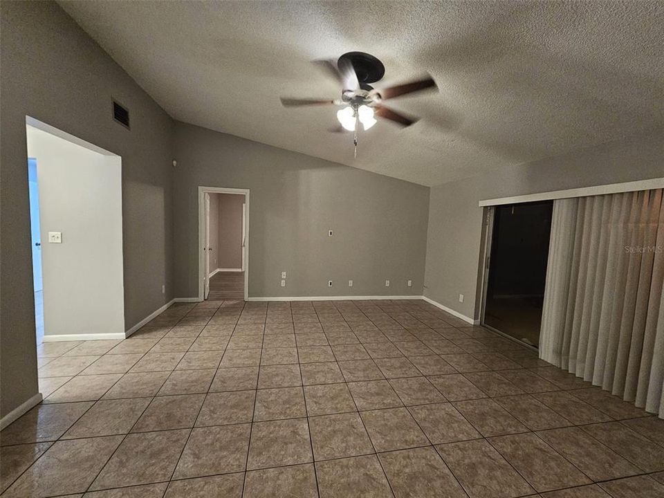 For Rent: $2,200 (3 beds, 2 baths, 1362 Square Feet)