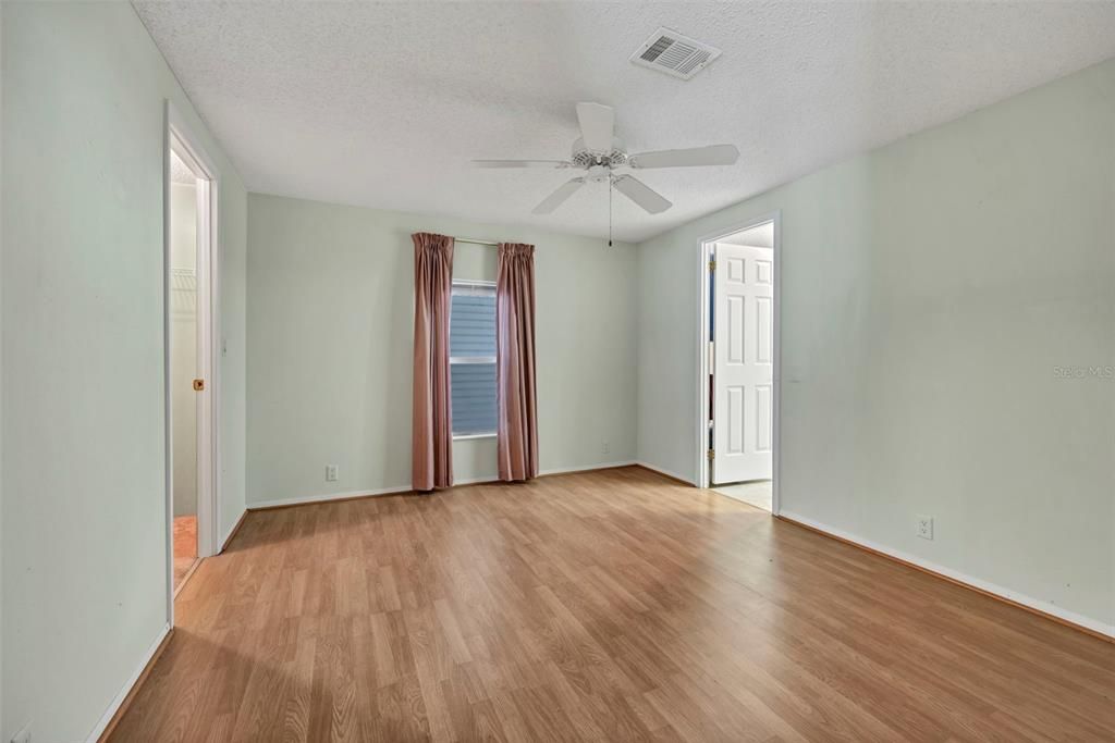 For Sale: $249,900 (2 beds, 2 baths, 1623 Square Feet)