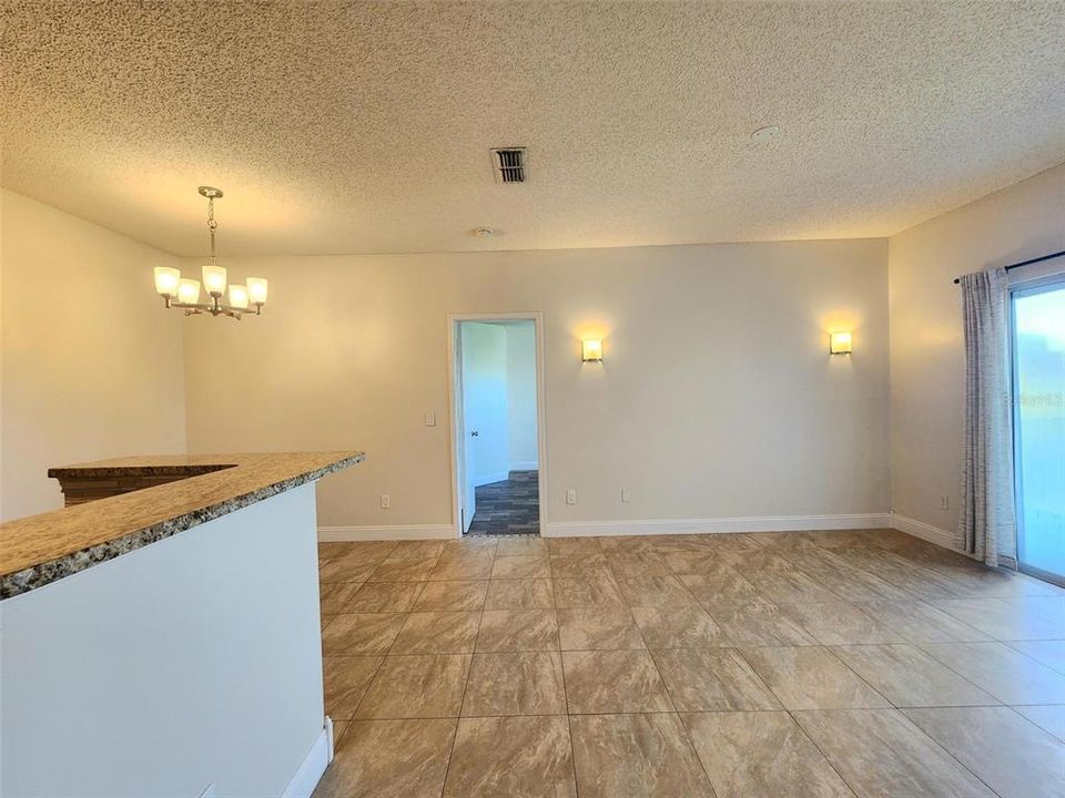 For Sale: $234,900 (2 beds, 2 baths, 954 Square Feet)