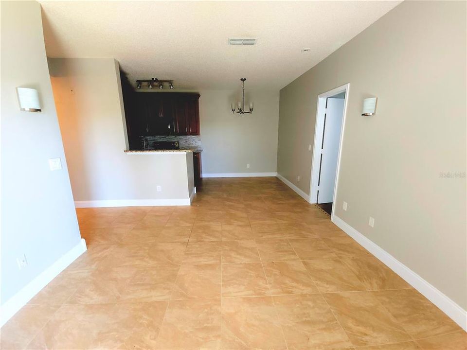 For Sale: $234,900 (2 beds, 2 baths, 954 Square Feet)