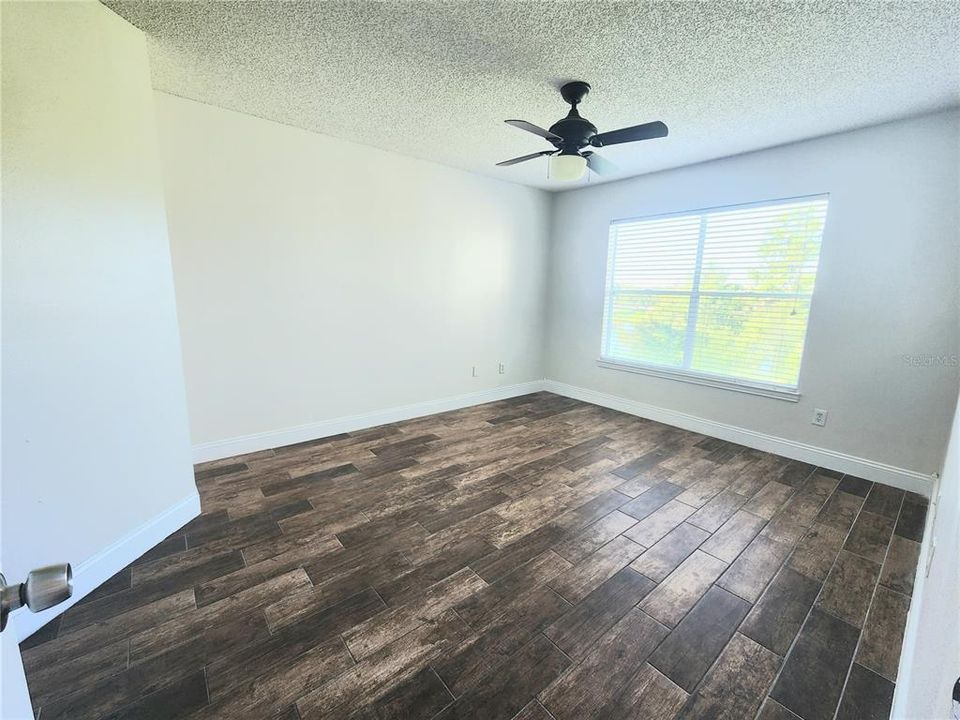 For Sale: $234,900 (2 beds, 2 baths, 954 Square Feet)