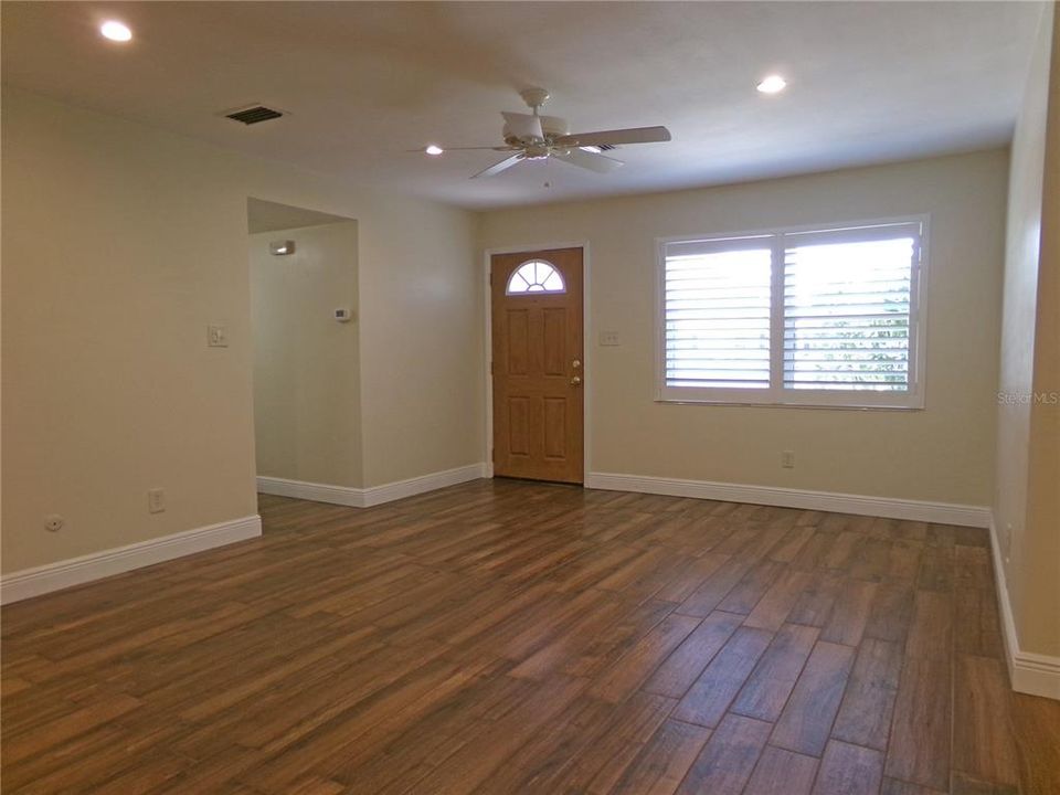 For Sale: $439,000 (3 beds, 1 baths, 1422 Square Feet)