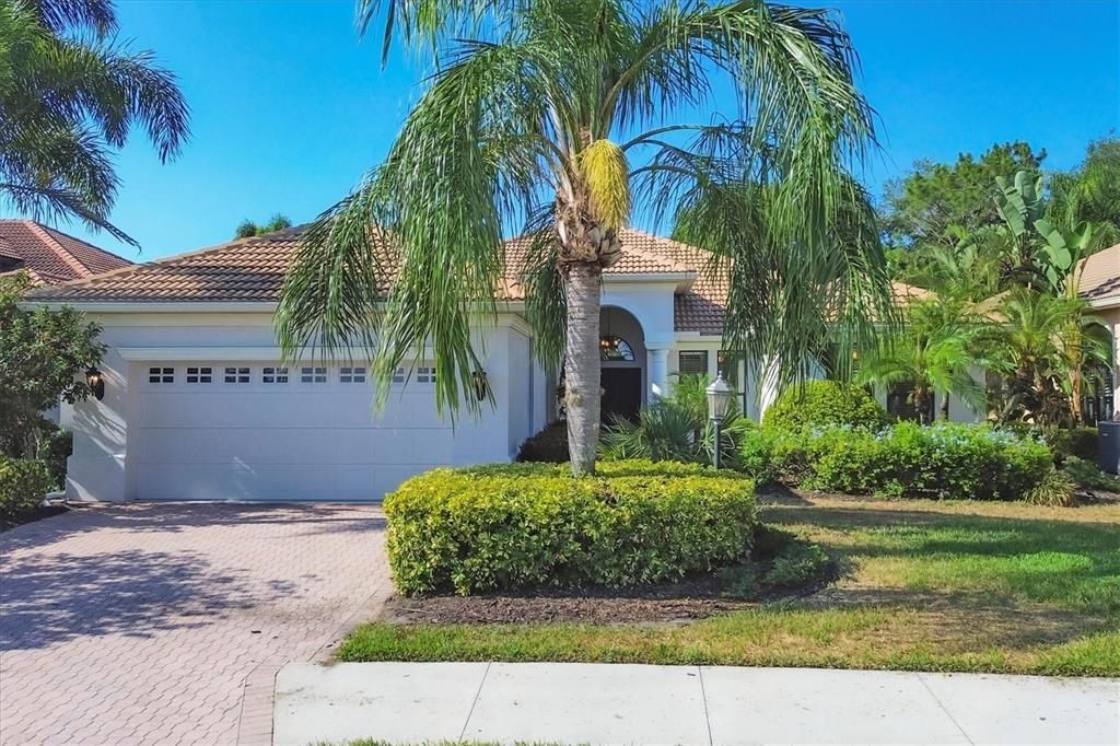 Active With Contract: $655,500 (3 beds, 3 baths, 2314 Square Feet)