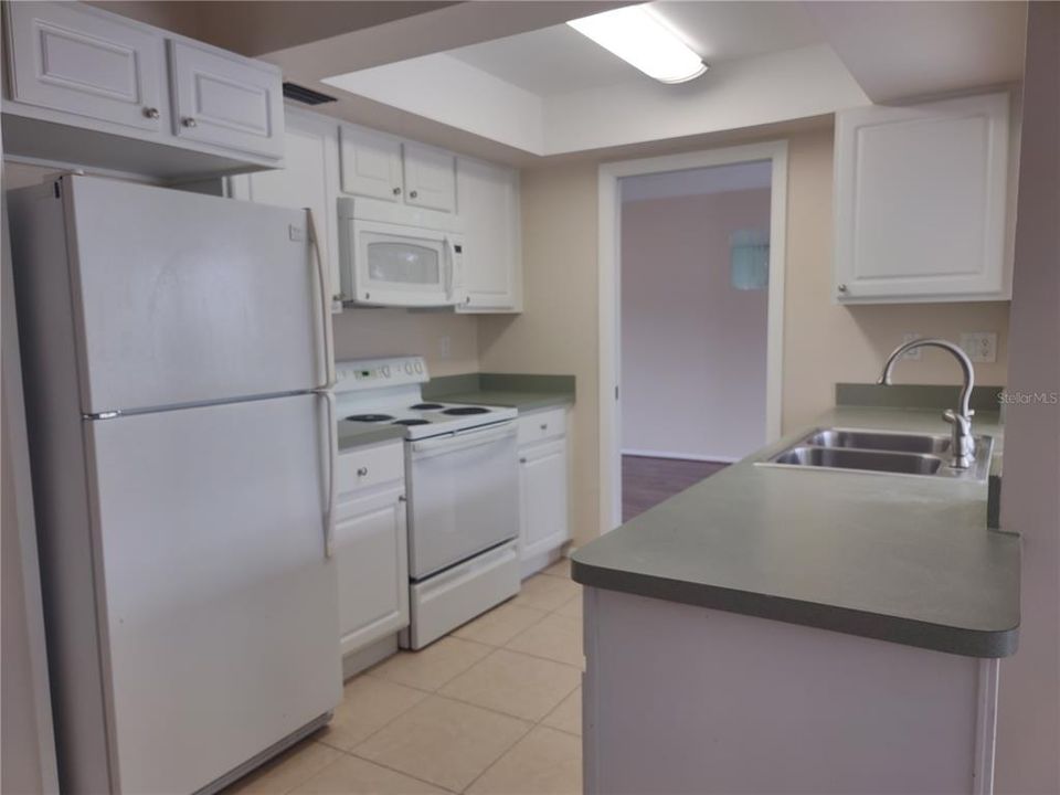 For Sale: $344,900 (2 beds, 2 baths, 1340 Square Feet)