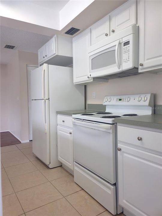 For Sale: $344,900 (2 beds, 2 baths, 1340 Square Feet)