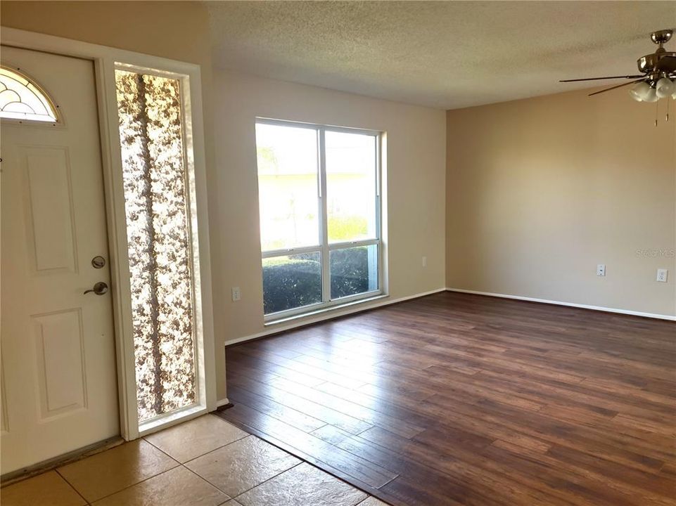 For Sale: $344,900 (2 beds, 2 baths, 1340 Square Feet)