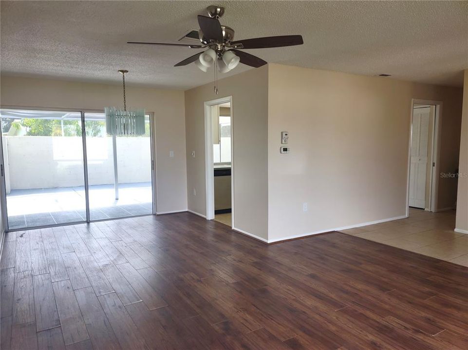 For Sale: $344,900 (2 beds, 2 baths, 1340 Square Feet)