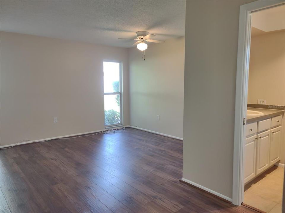 For Sale: $344,900 (2 beds, 2 baths, 1340 Square Feet)