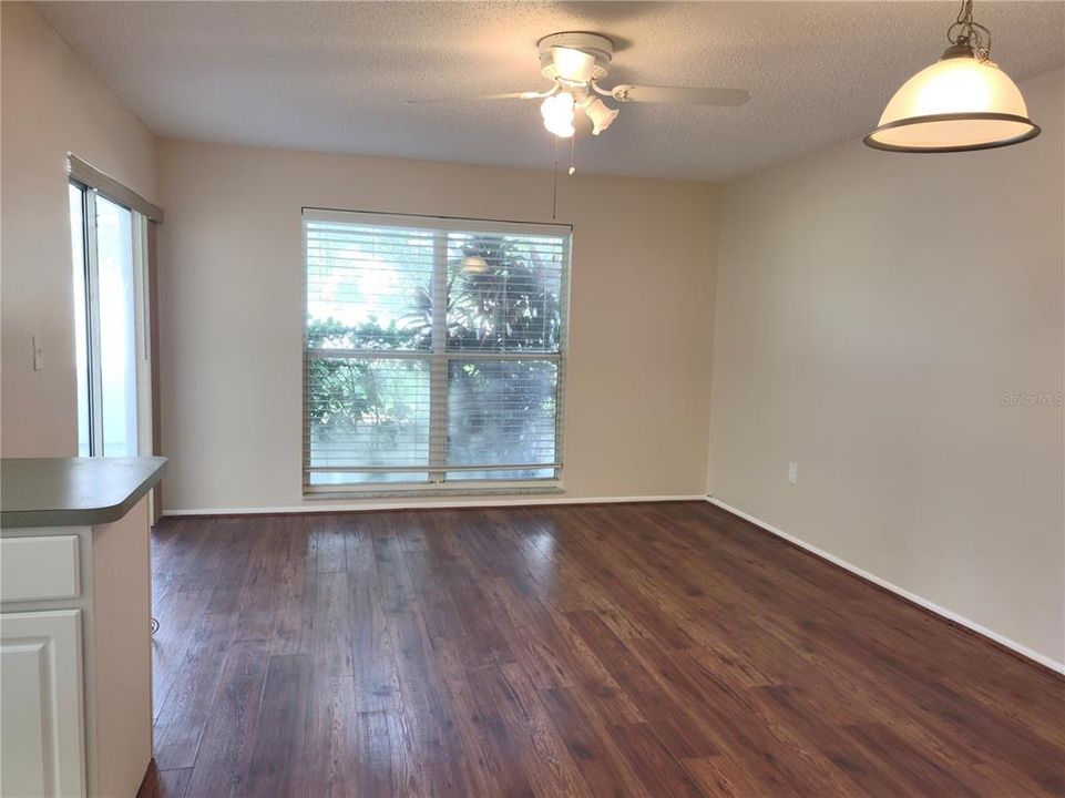 For Sale: $344,900 (2 beds, 2 baths, 1340 Square Feet)