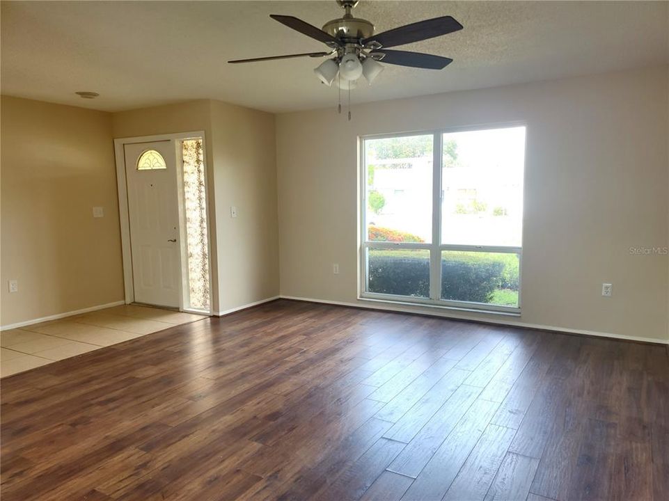 For Sale: $344,900 (2 beds, 2 baths, 1340 Square Feet)