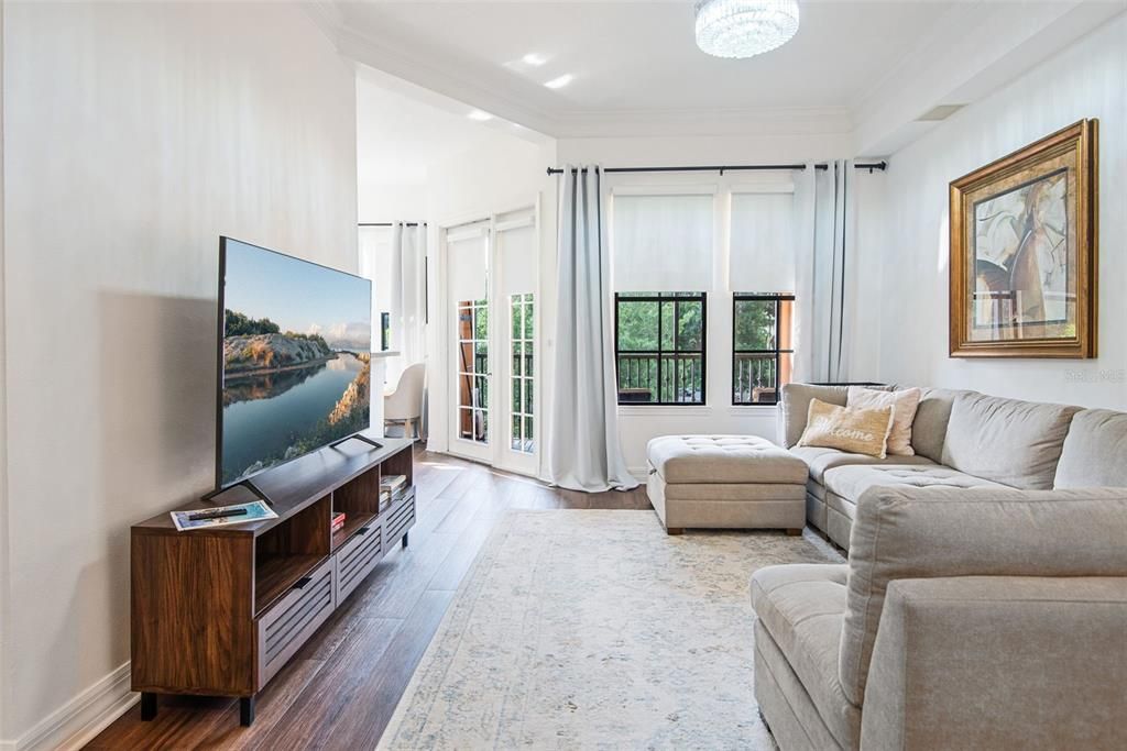 Livingroom toward dining