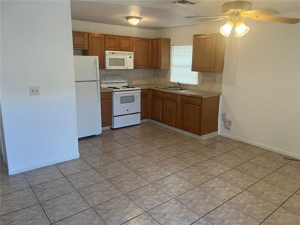 For Rent: $1,550 (2 beds, 1 baths, 750 Square Feet)