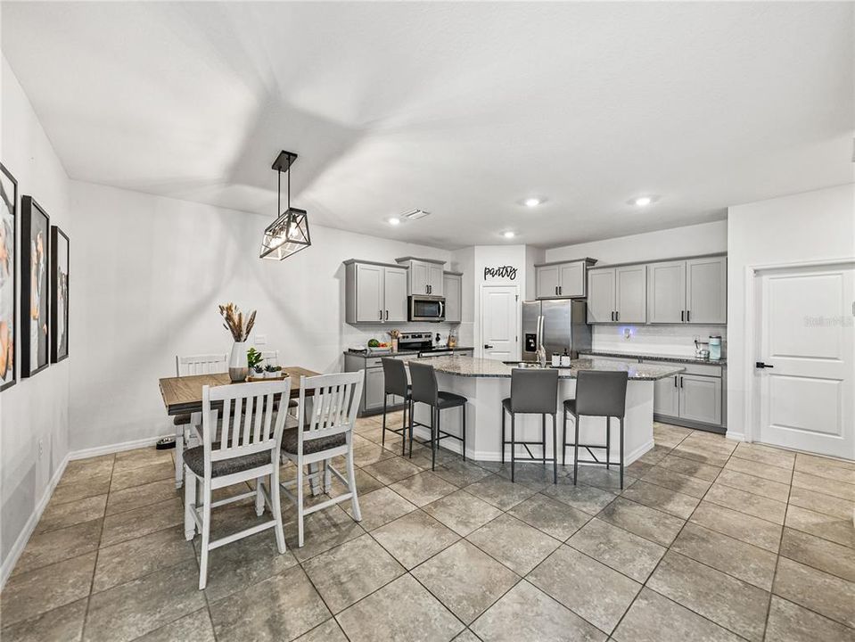 For Sale: $349,900 (3 beds, 2 baths, 1587 Square Feet)