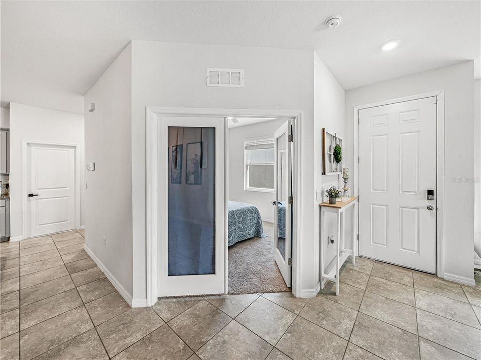 For Sale: $349,900 (3 beds, 2 baths, 1587 Square Feet)