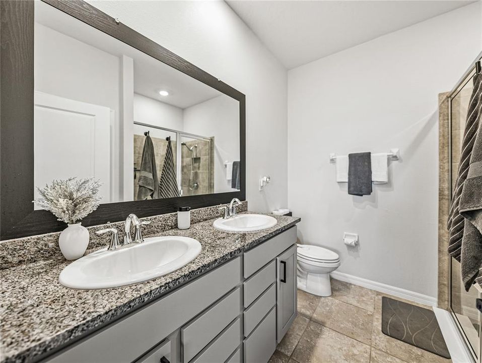 For Sale: $349,900 (3 beds, 2 baths, 1587 Square Feet)