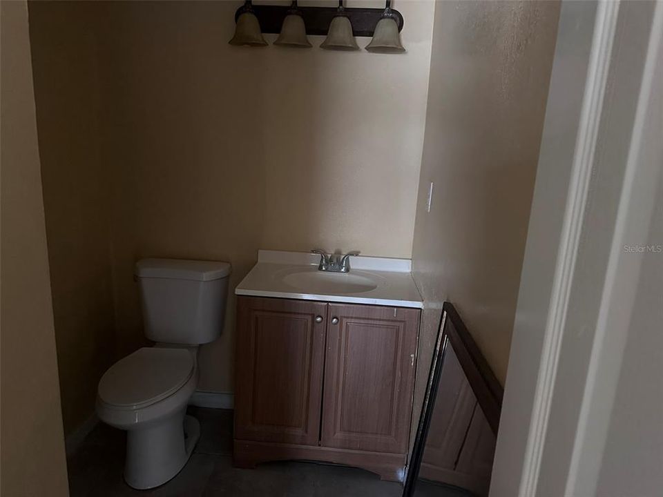 For Sale: $125,000 (2 beds, 2 baths, 970 Square Feet)