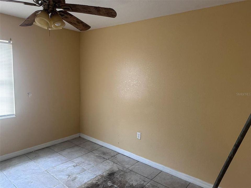 For Sale: $125,000 (2 beds, 2 baths, 970 Square Feet)