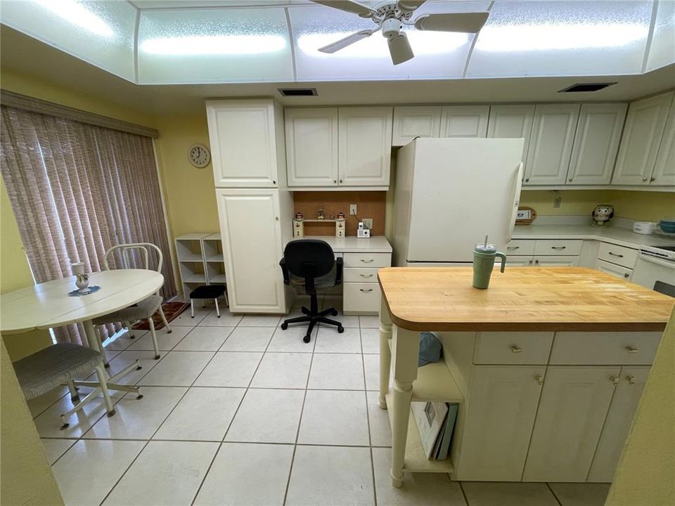 For Sale: $315,000 (2 beds, 2 baths, 1452 Square Feet)