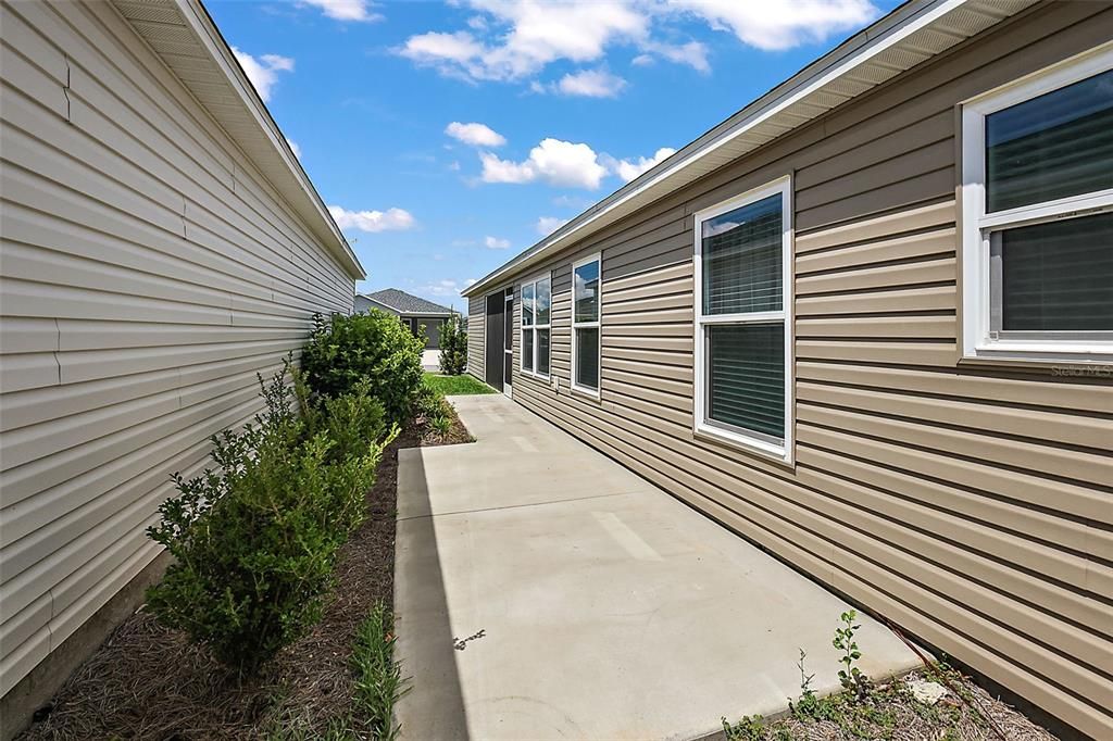 Active With Contract: $314,000 (2 beds, 2 baths, 1298 Square Feet)