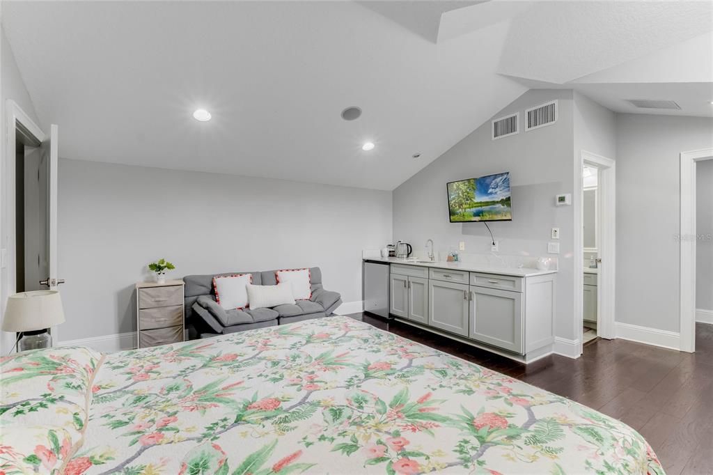 Active With Contract: $1,850,000 (4 beds, 4 baths, 4210 Square Feet)