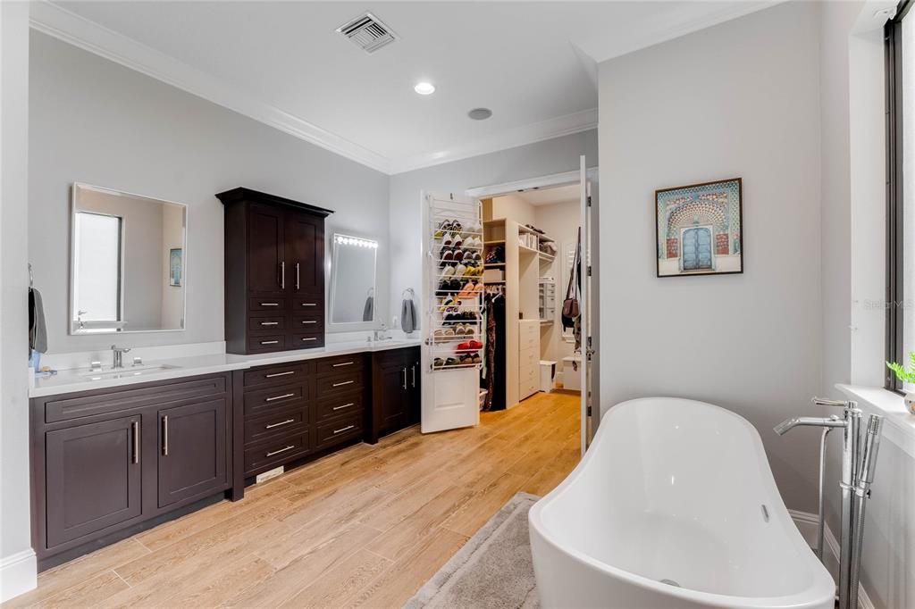 Active With Contract: $1,850,000 (4 beds, 4 baths, 4210 Square Feet)