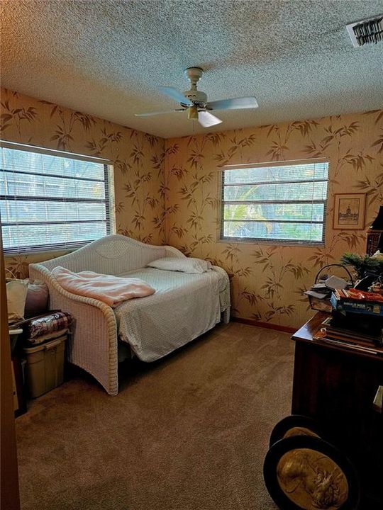 En Venta: $569,000 (4 camas, 2 baños, 1975 Pies cuadrados)
