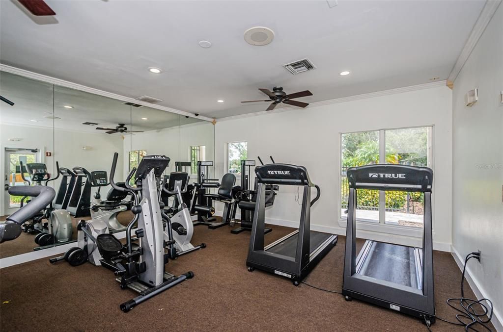 Active With Contract: $1,900 (2 beds, 2 baths, 990 Square Feet)