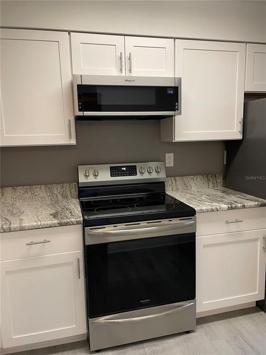 For Rent: $2,500 (2 beds, 2 baths, 945 Square Feet)