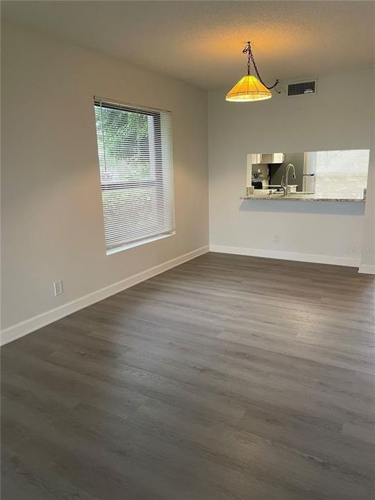 For Rent: $2,500 (2 beds, 2 baths, 945 Square Feet)