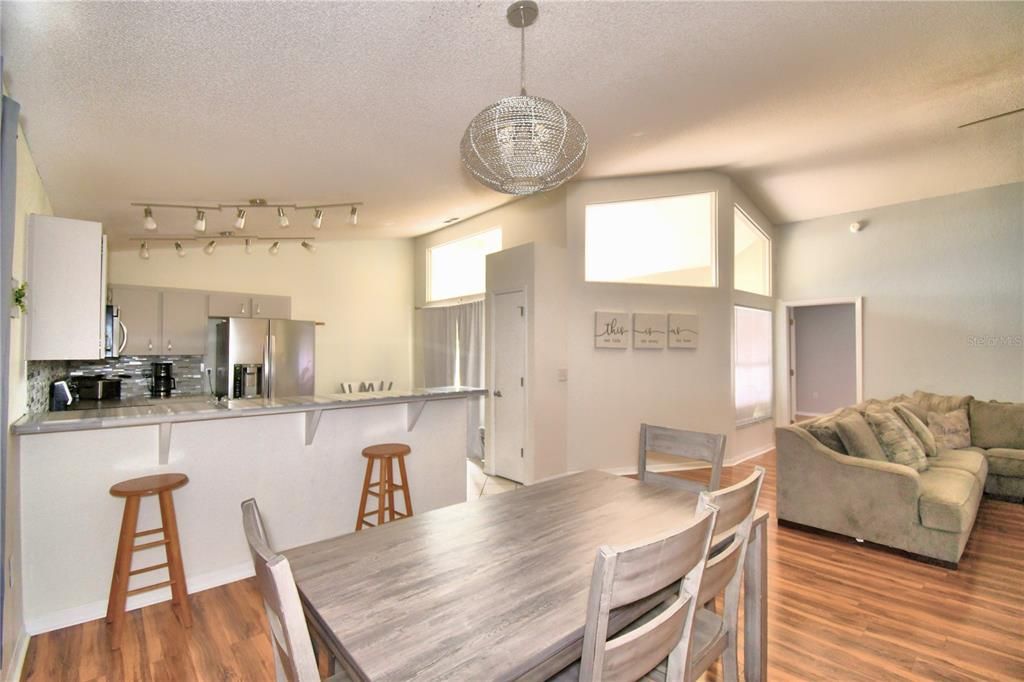 For Sale: $289,000 (3 beds, 2 baths, 1456 Square Feet)