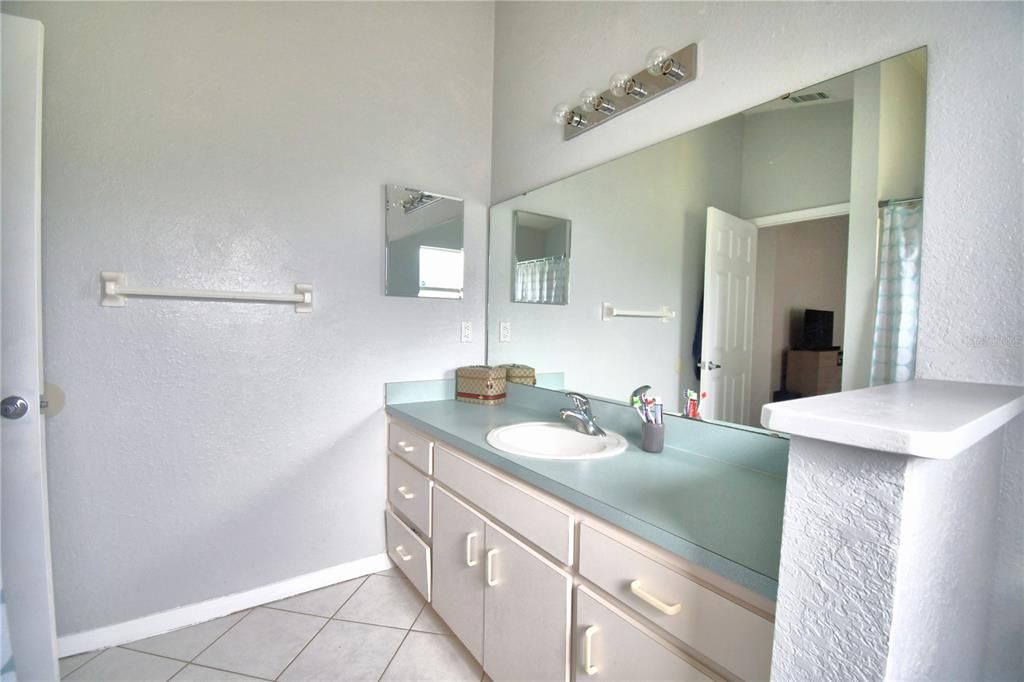 For Sale: $289,000 (3 beds, 2 baths, 1456 Square Feet)