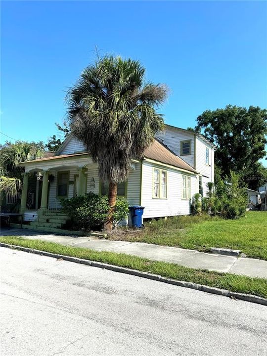 Active With Contract: $199,900 (3 beds, 1 baths, 1575 Square Feet)