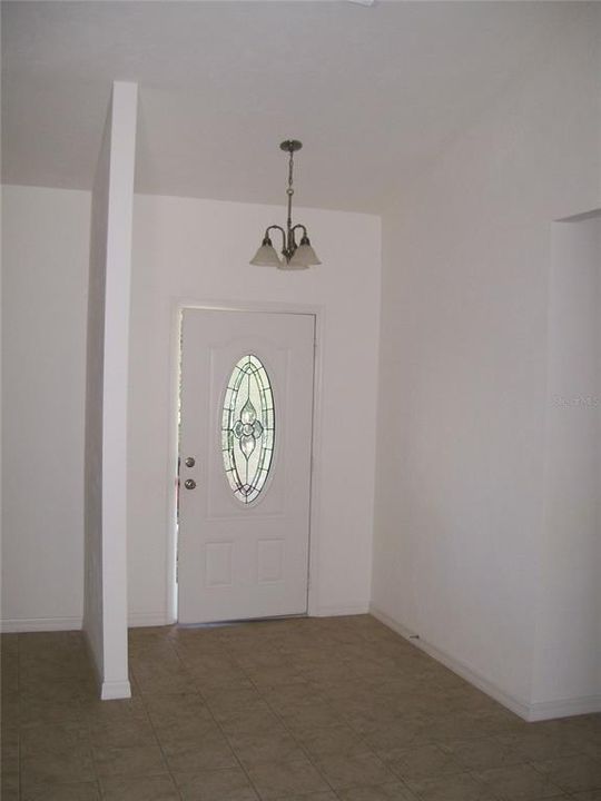 For Rent: $2,100 (3 beds, 2 baths, 1610 Square Feet)