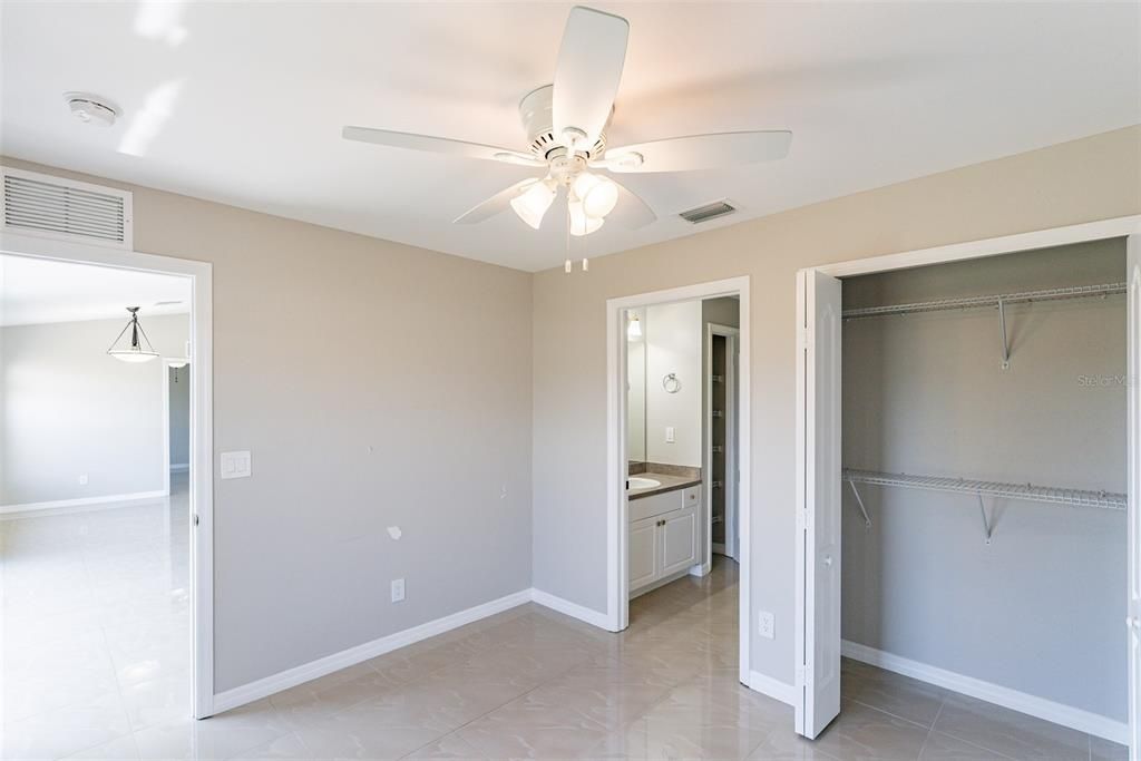 For Sale: $345,000 (3 beds, 2 baths, 1463 Square Feet)