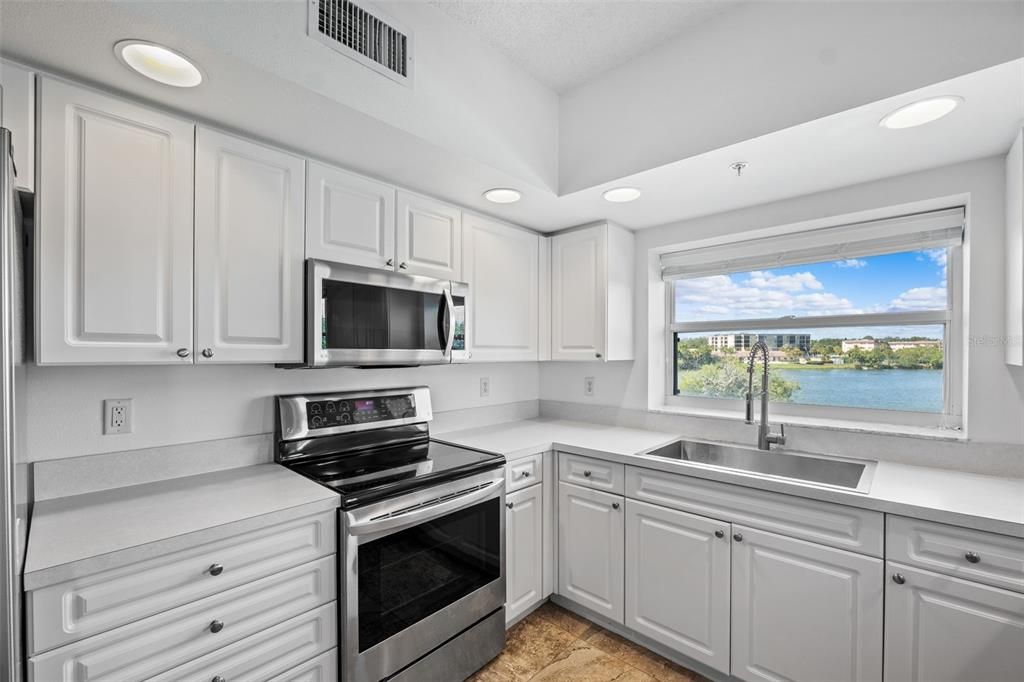 Active With Contract: $375,000 (3 beds, 2 baths, 1665 Square Feet)