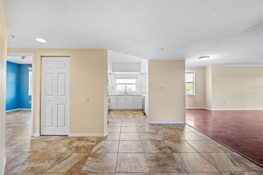 Active With Contract: $375,000 (3 beds, 2 baths, 1665 Square Feet)