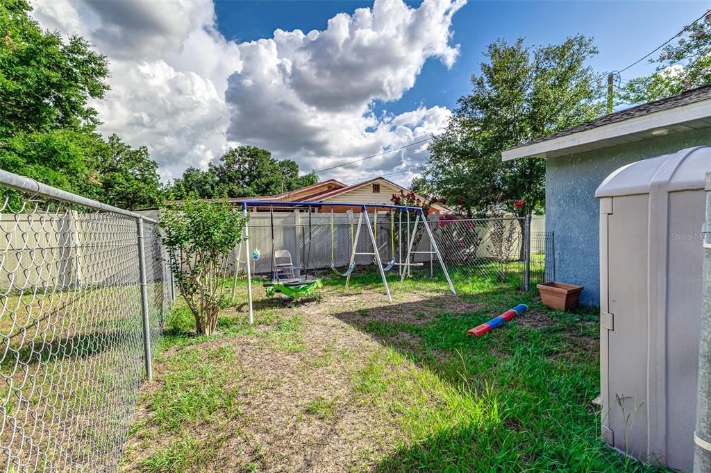 For Sale: $355,000 (4 beds, 2 baths, 1350 Square Feet)