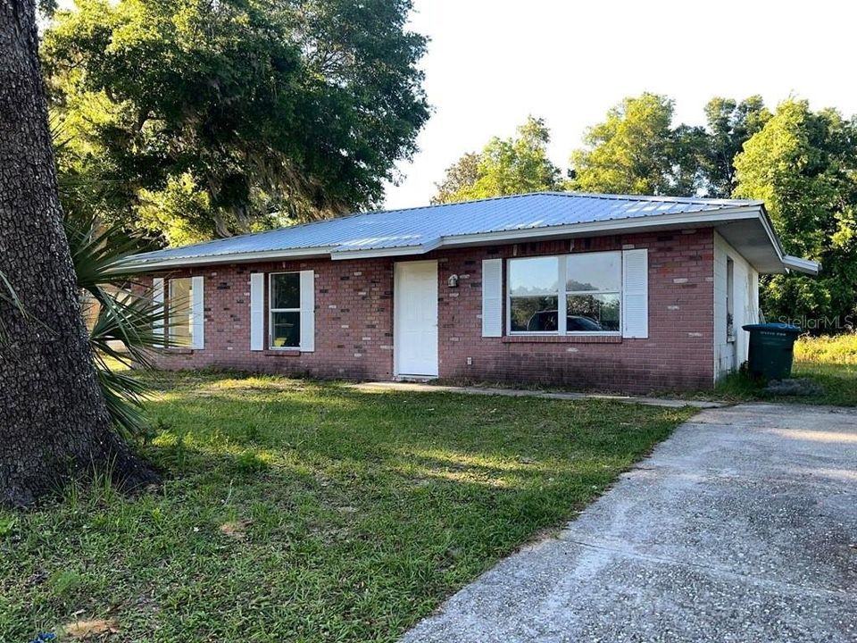 Recently Sold: $165,500 (3 beds, 1 baths, 1092 Square Feet)