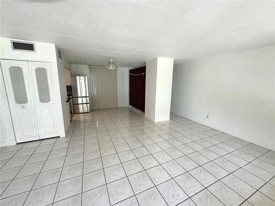 For Sale: $238,000 (2 beds, 2 baths, 1140 Square Feet)