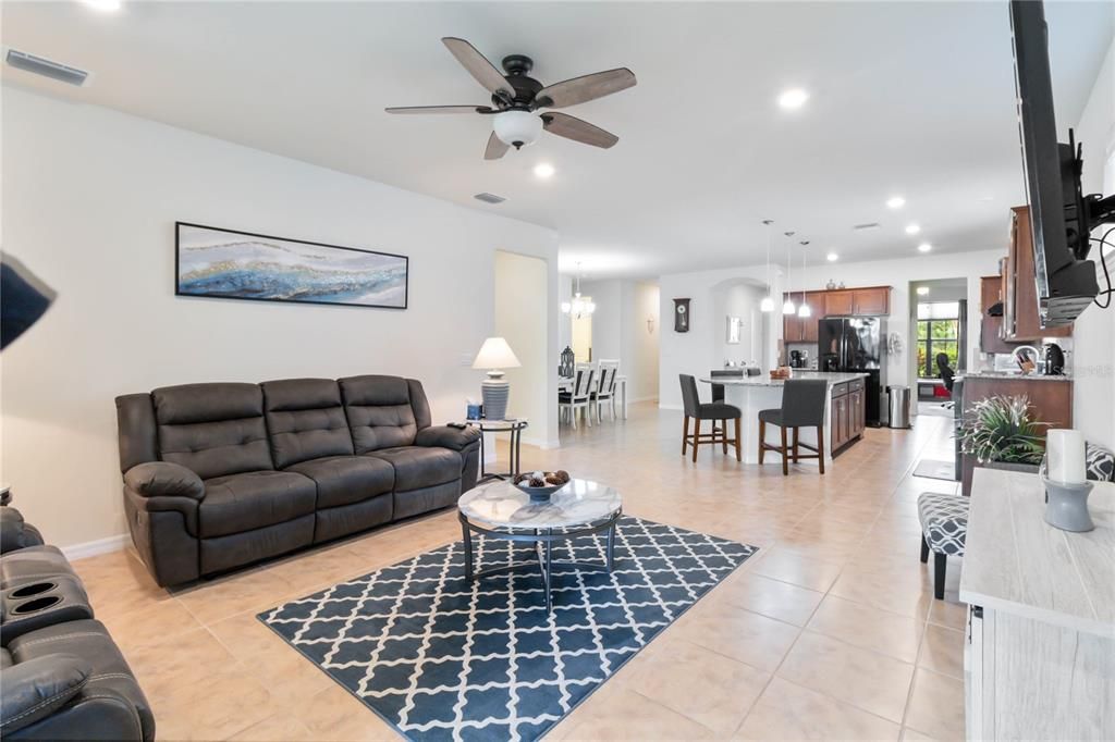 For Sale: $584,900 (2 beds, 2 baths, 1965 Square Feet)