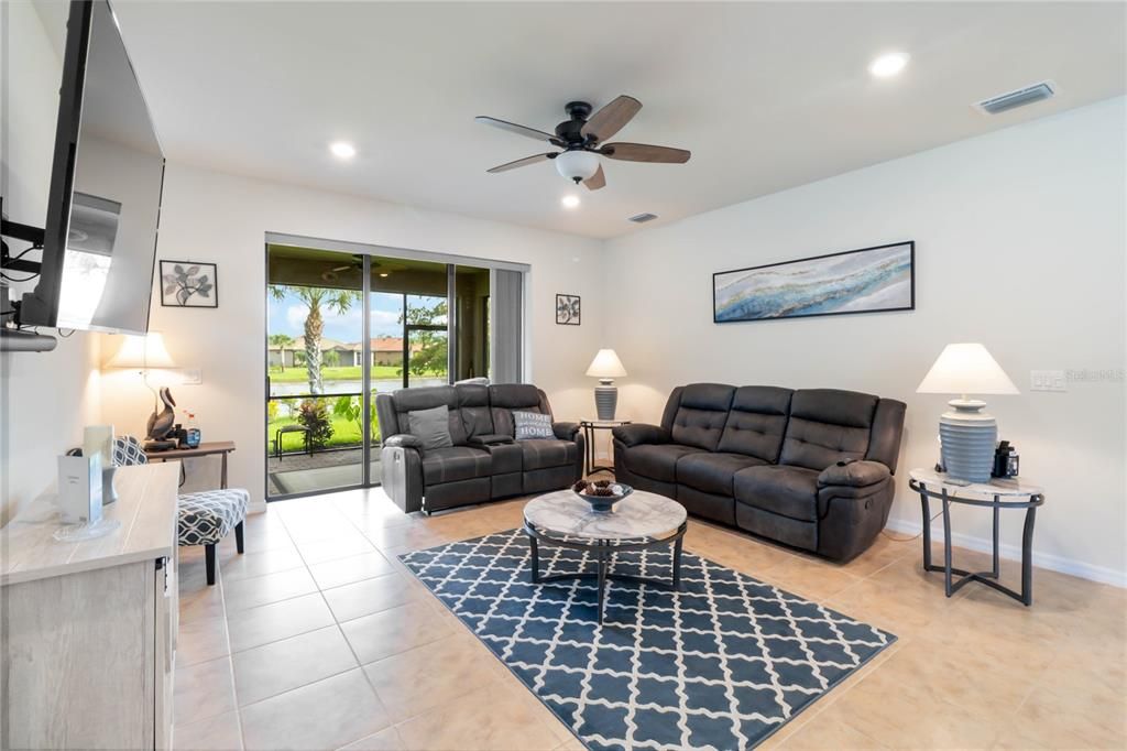 For Sale: $584,900 (2 beds, 2 baths, 1965 Square Feet)