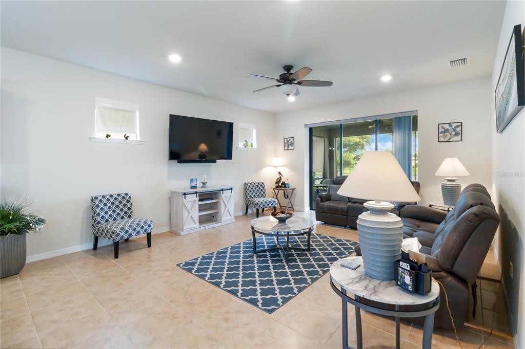 For Sale: $584,900 (2 beds, 2 baths, 1965 Square Feet)